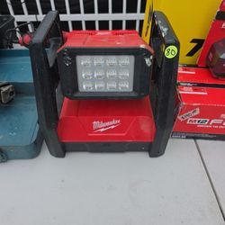 Milwaukee M18 Light