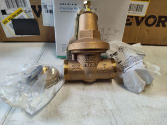 Wilkins zurn 1" 70xl reducing valve with double union fnpt connection