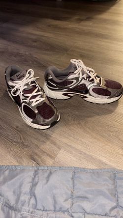 Women’s Nike Never Worn Size 8.5