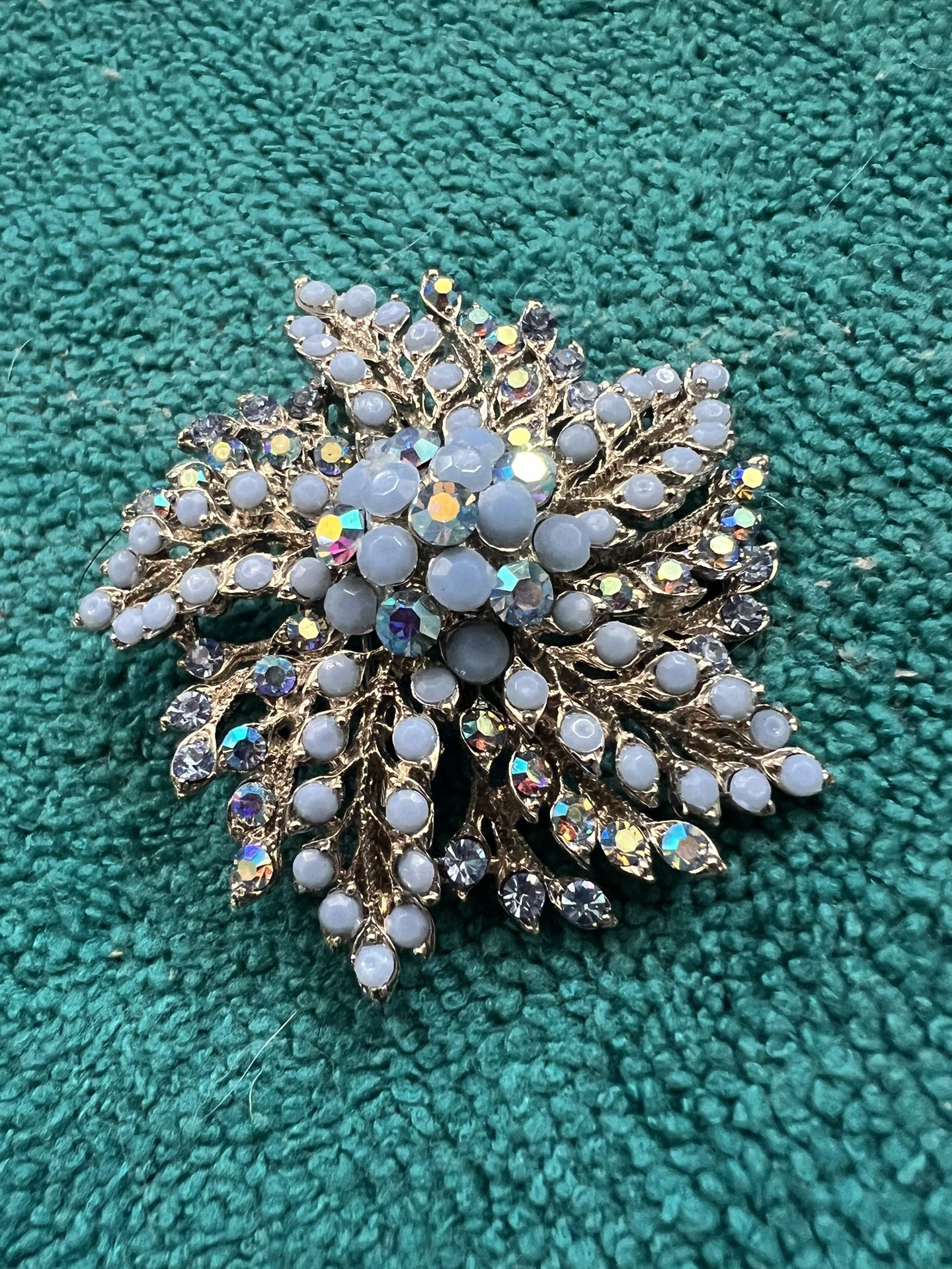 Vintage Rhinestone Pin / Brooch