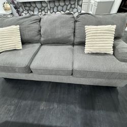 Broyhill Sofa/couch Set 