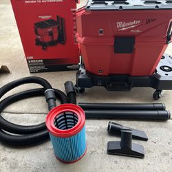Milwaukee M18 FUEL NEXUS 6 Gallon Wet/Dry Vacuum with PACKOUT Compatibility, (Tool Only)