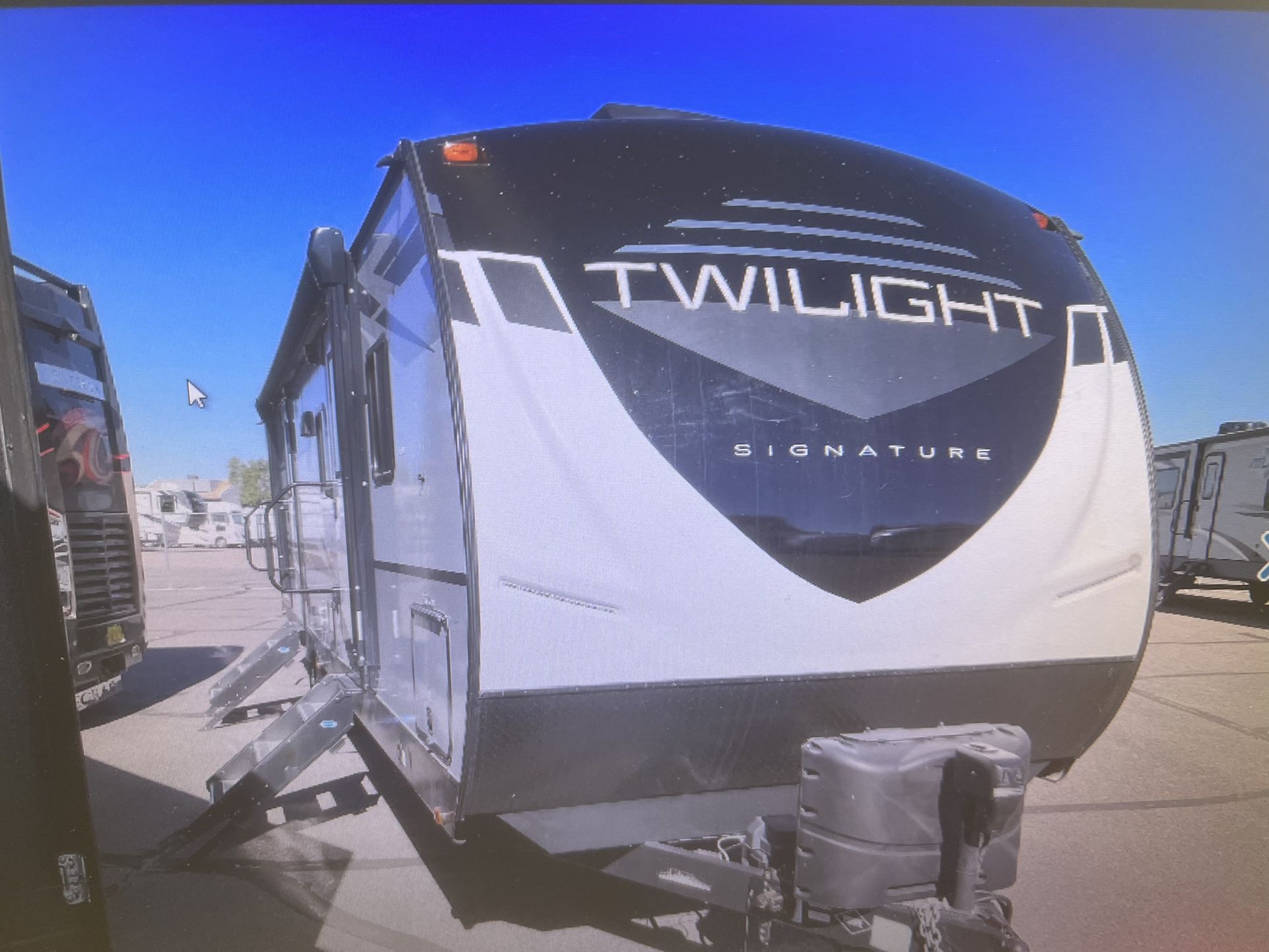 2021 TWILIGHT SIGNATURE 33ft Bunkroom