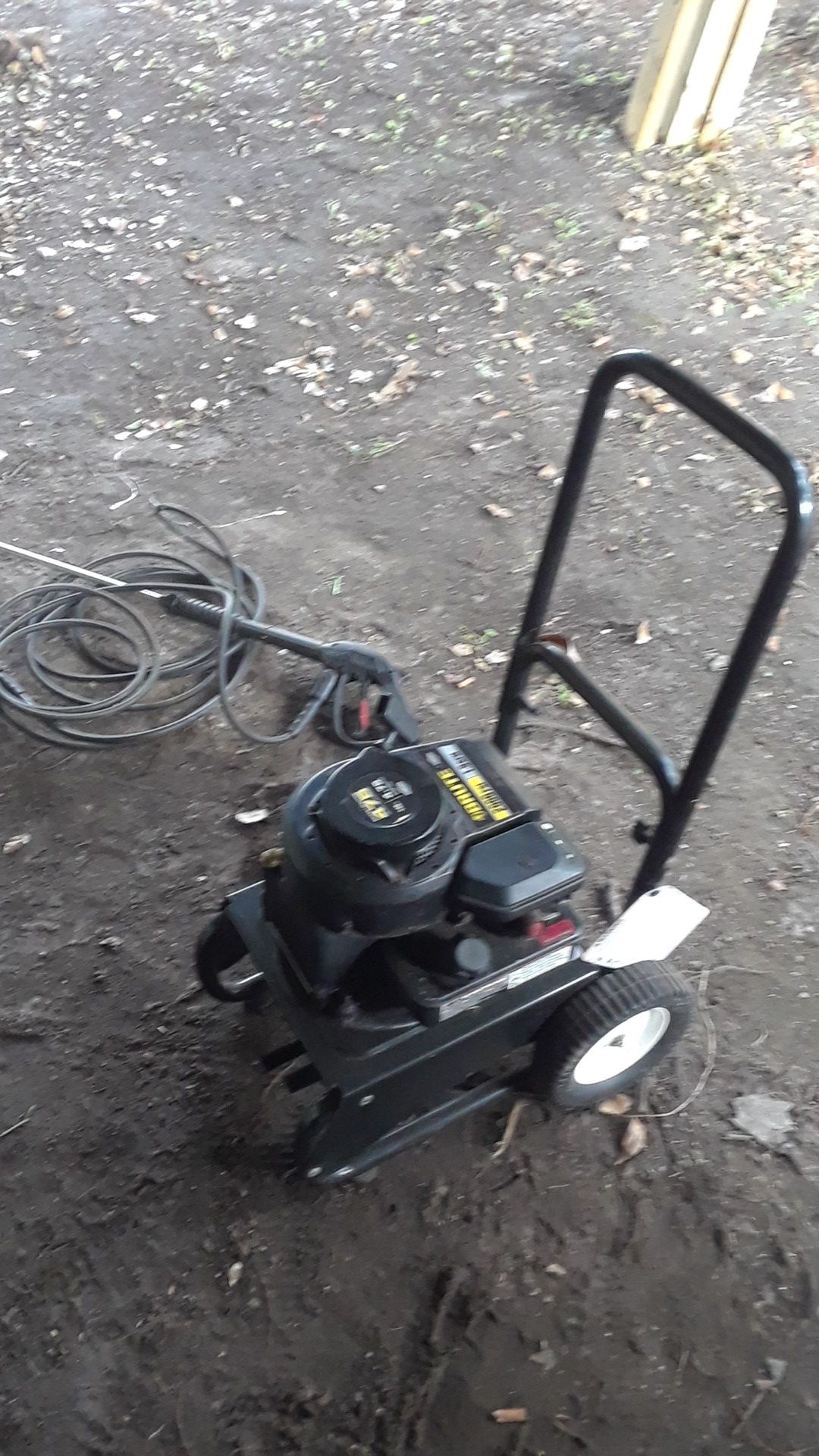 Brute Briggs and Stratton pressure washer for Sale in New Port Richey