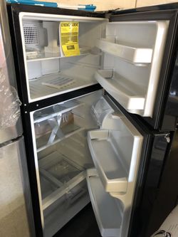 17.5 Cubic Feet GE Black Refrigerator