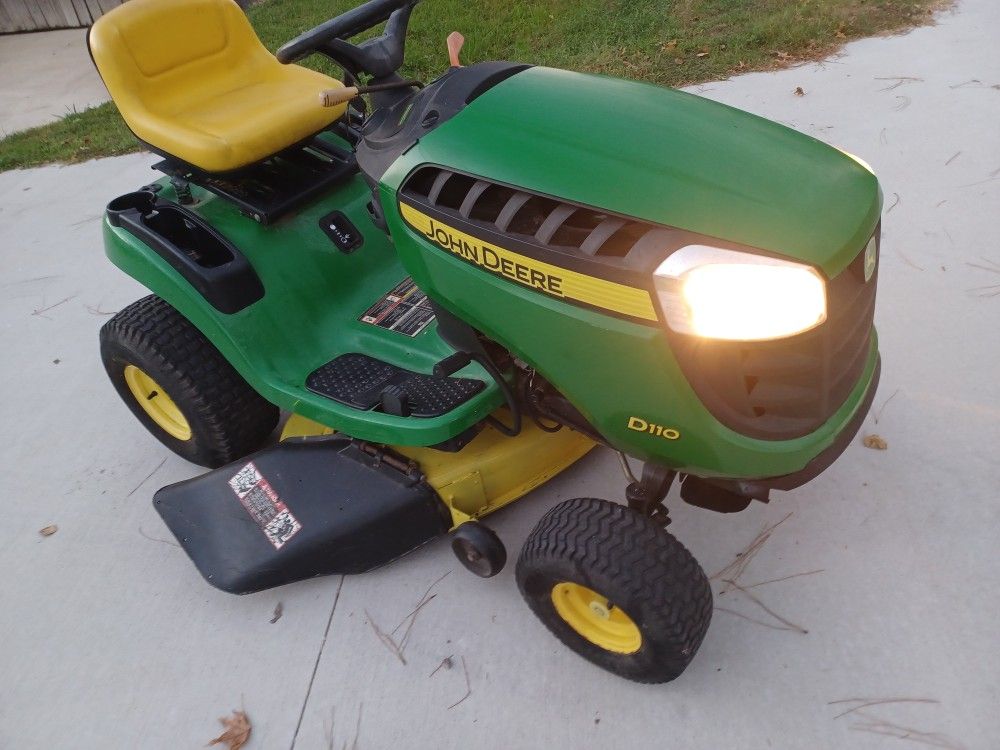 John Deere Riding Mower Lawn Tractor 