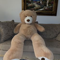 Giant stuffed teddy bear 