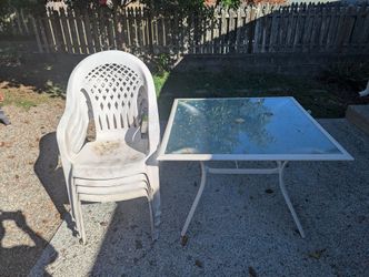Outdoor dining set