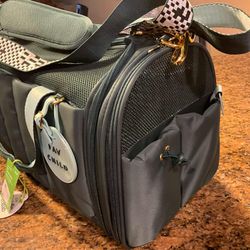 Pet Duffle Carrier