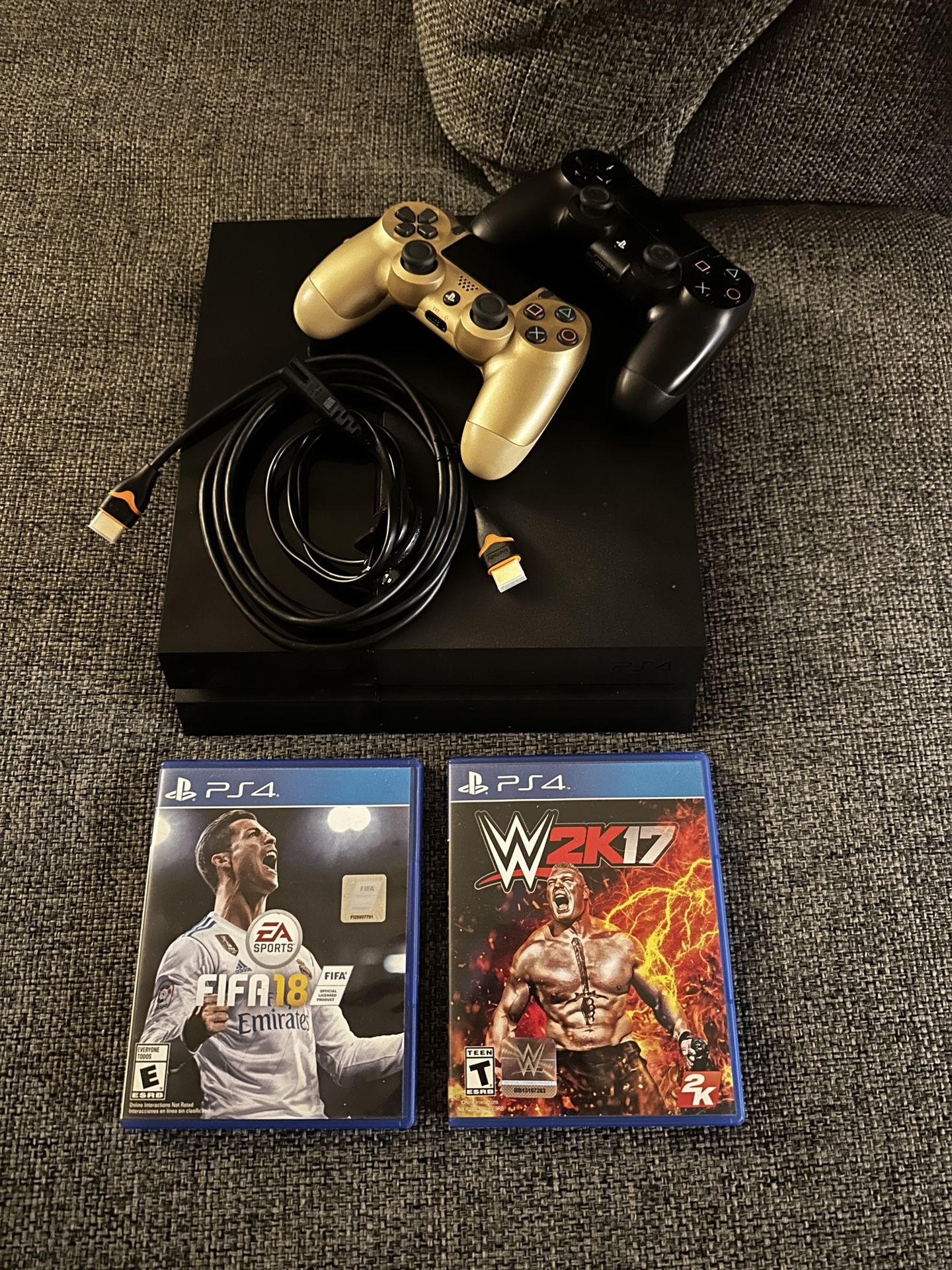 Ps4 1TB 2 Controllers 2 Games All Cables