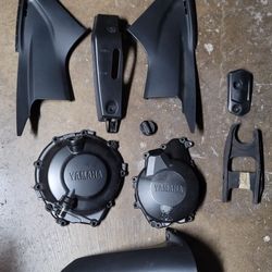 2003-2006 Yamaha R6 Plastics and Covers