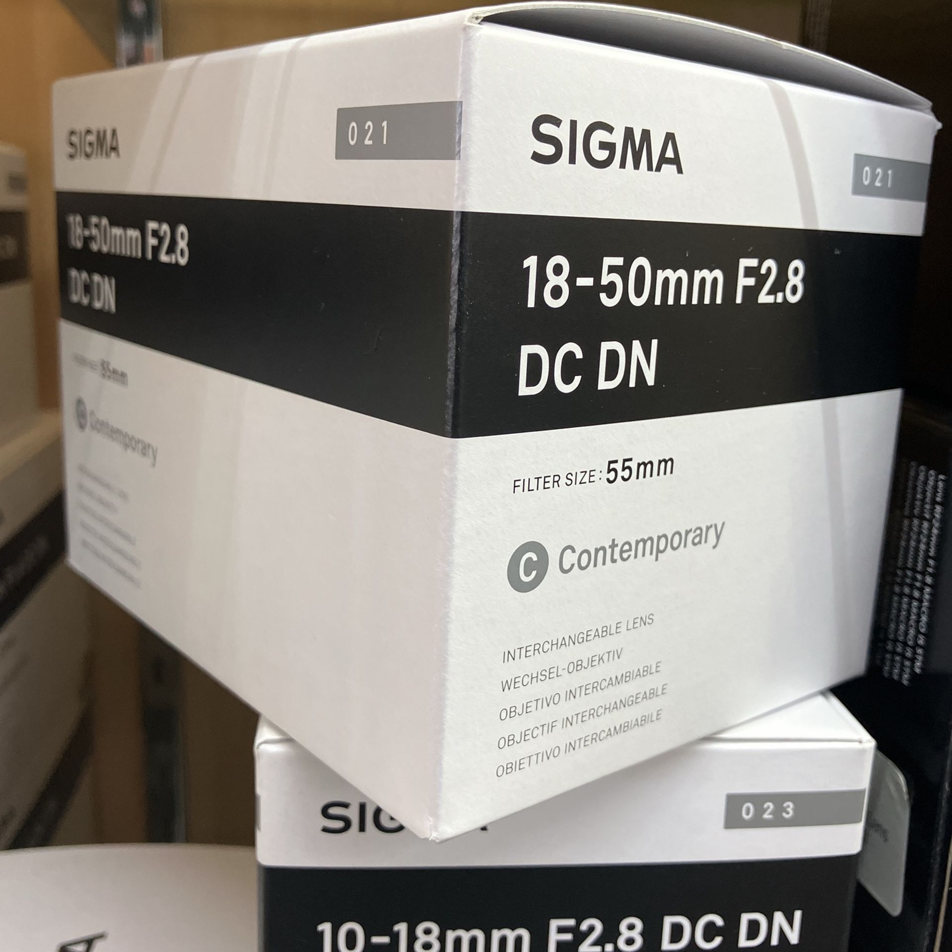 Sigma 18-50mm f/2.8 DC DN Contemporary Lens for Canon RF