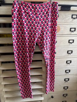 LuLaRoe Disney TC Leggings Pink background with navy blue triangles and Minnie heads. New without tags
