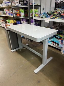 White desk, no power