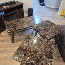 Coffee table with 2 end tables