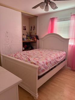 Farmhouse full size bedroom set with two nightstand and dresser