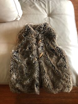 Size 11/12 faux fur vest to complete any Halloween costume