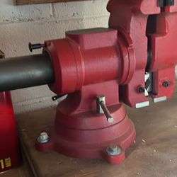Bench Vise