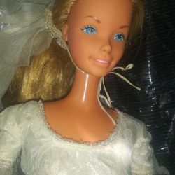 1976 SUPER SIZE BRIDAL 18" BARBIE DOLL