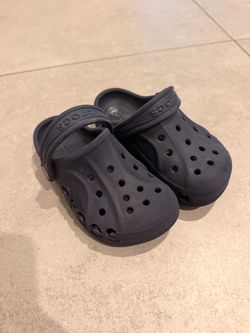 Crocs kids boys 10 c size  Classic Clogs Navy Blue