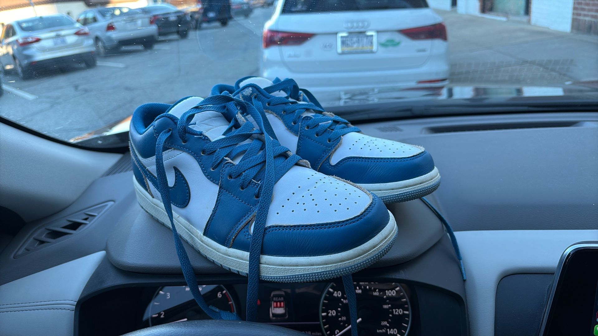 Jordan 1 Low top Blue And White
