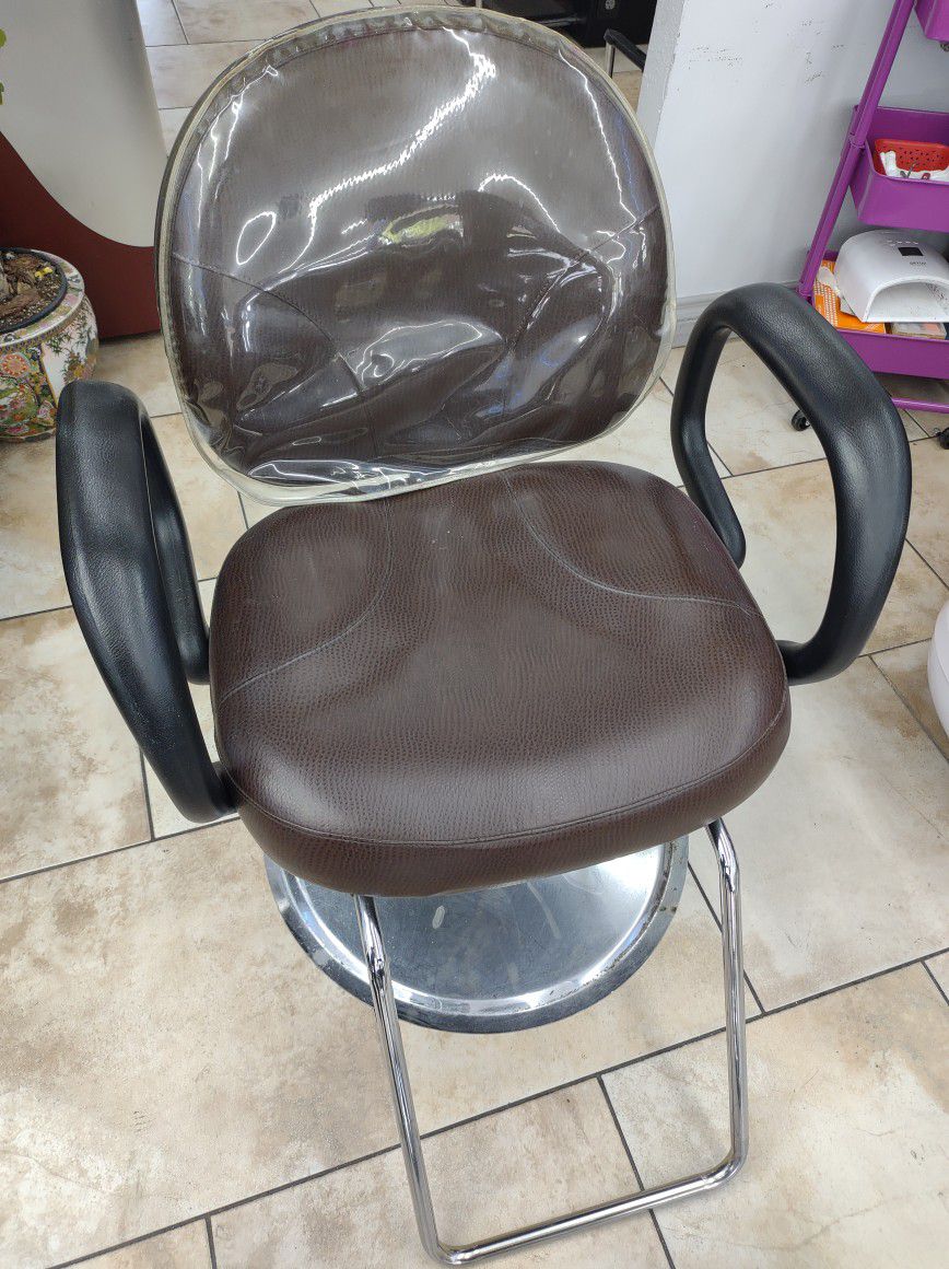 Salon Stylist Chair Barber Chair Hair Cut With salon chair with Good hydraulic pump 
