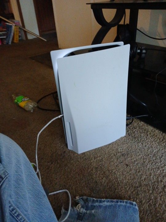 Ps5 (Disc Version) With 1 Red Controller