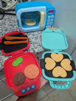 Toys They Works And Have Batteries And Play Food With It $10