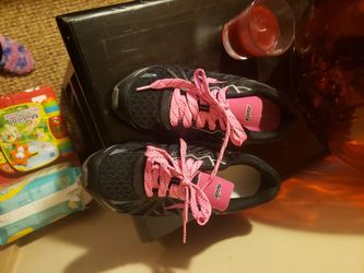 ❤Used girl sneakers