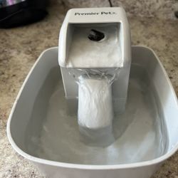 Pet Fountain for Cats .