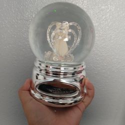 Wedding Snow globe 