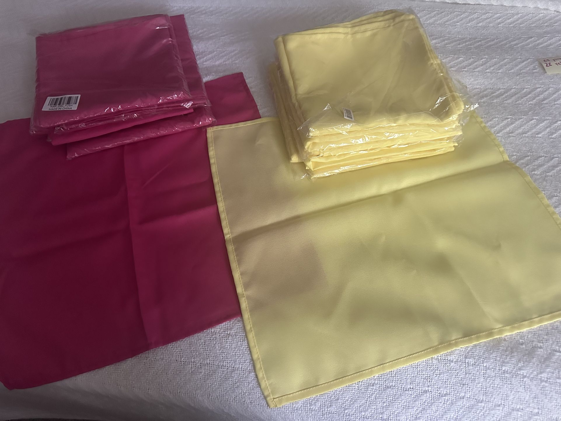 28 Pink And 28 Yellow Cloth Table Napkins $20 For Both Colors Or $10 Ea Color Set