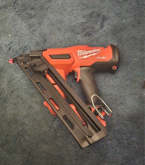 Milwaukee M18 Nailer