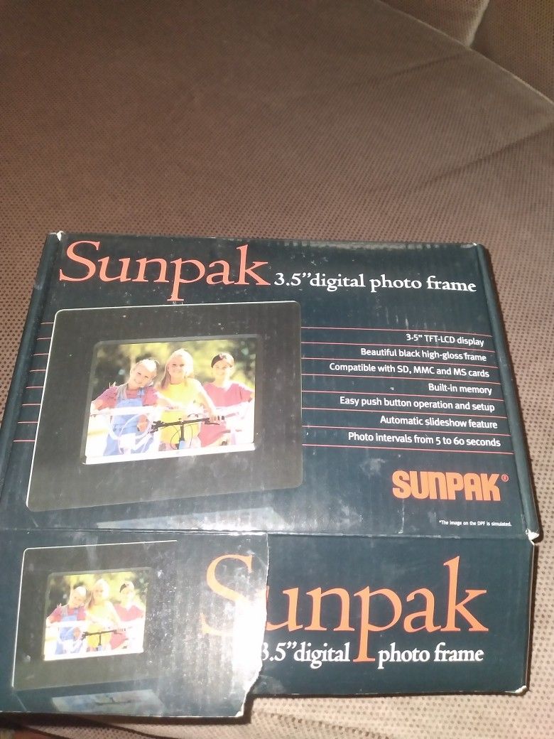 Digital Photo Frame