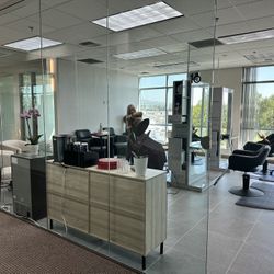 Salon Suite