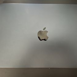 2022 Macbook Air M2 8 GB