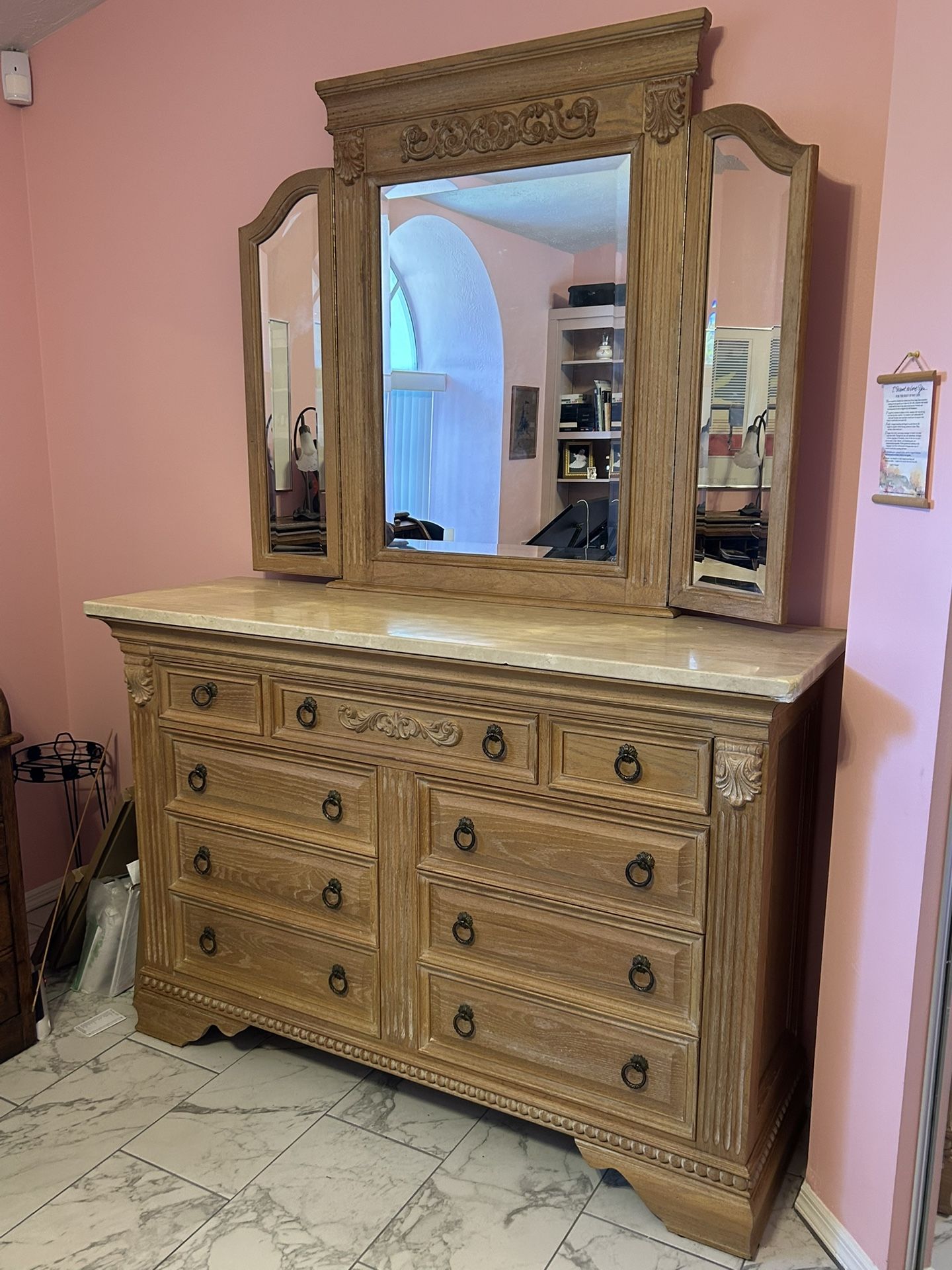 Dresser