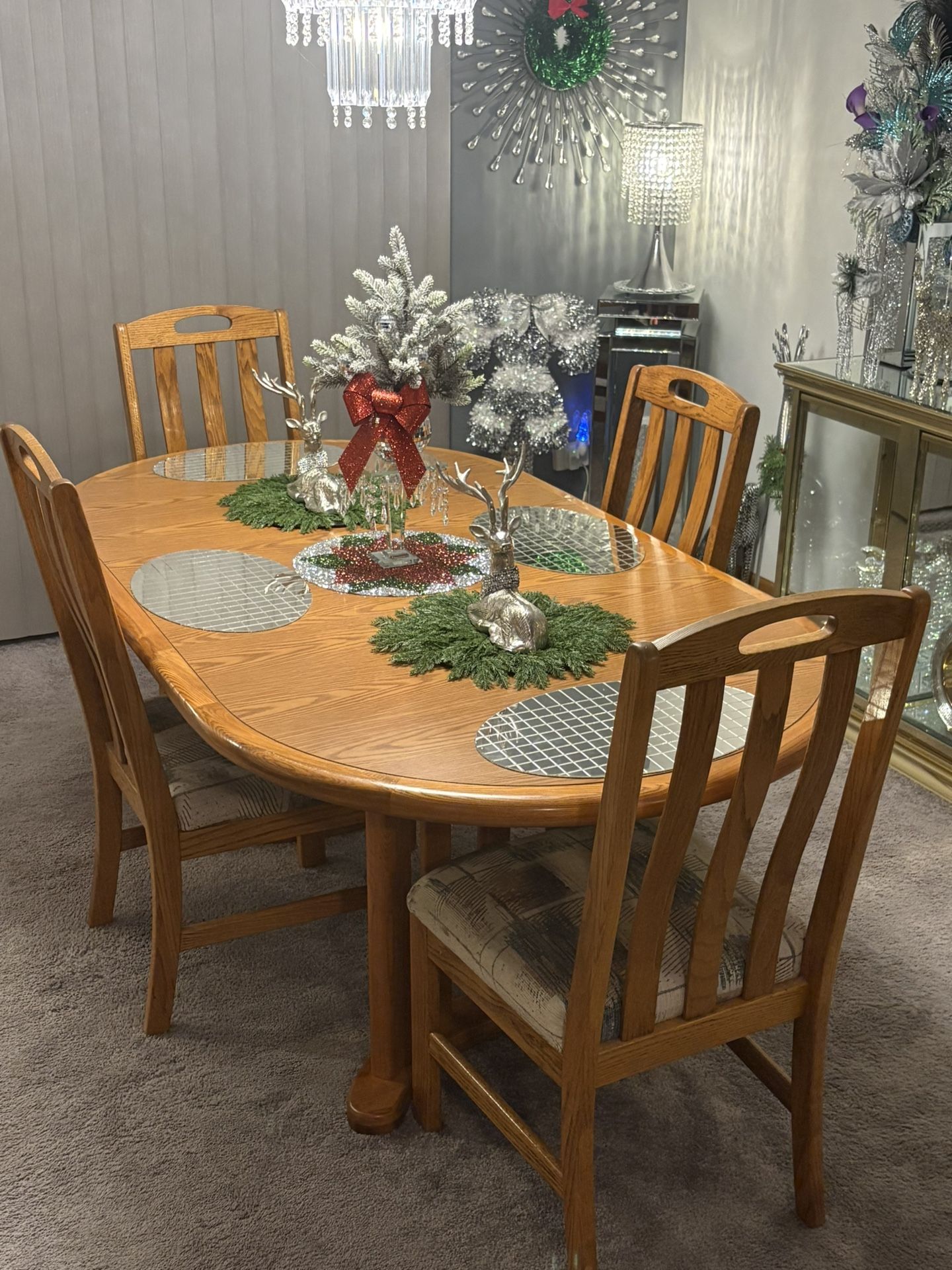 Beautiful Oak Dining Table With 6 Chairs *great condition! 78x41x30