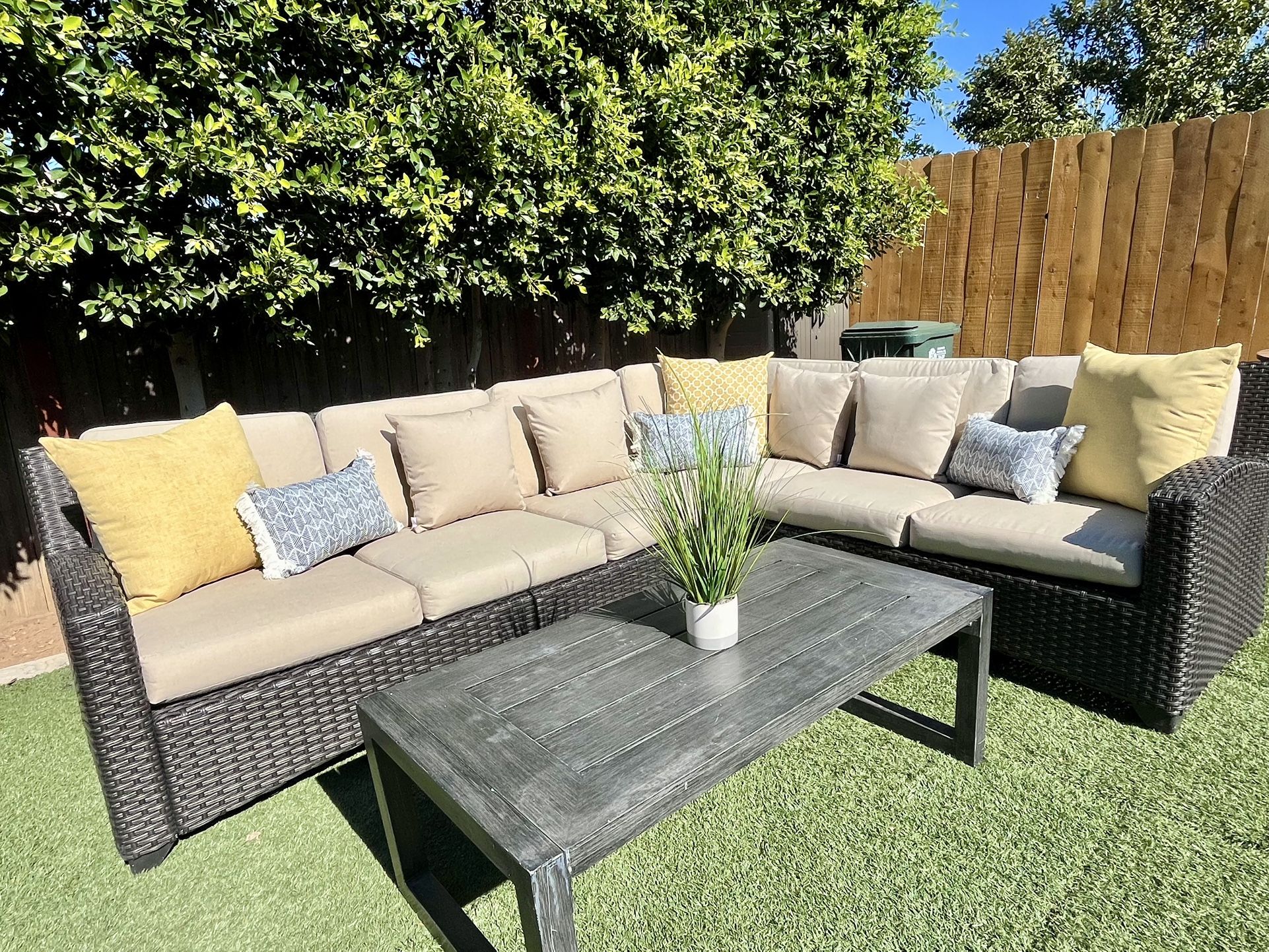 Outdoor Sectional Furniture 