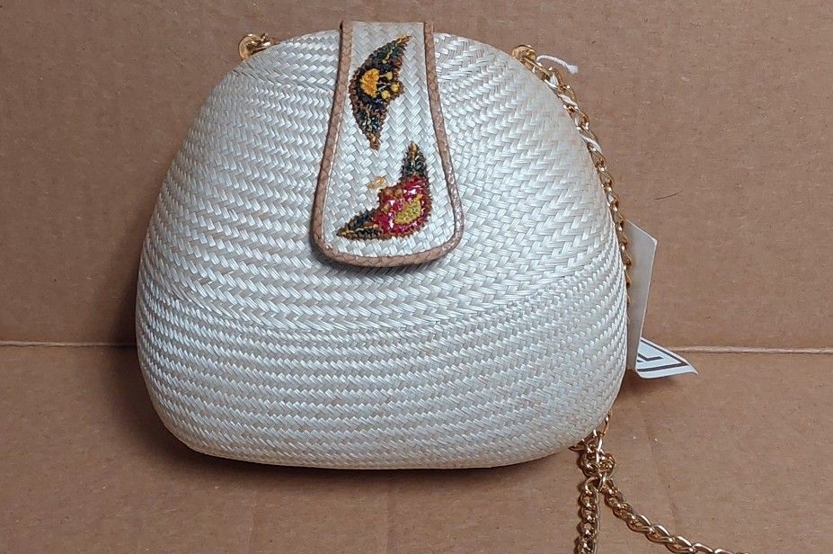 Beautiful  - Shoulder Chain Purse / Bag