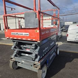 2019 Skyjack 30-35’ Scissor Lift