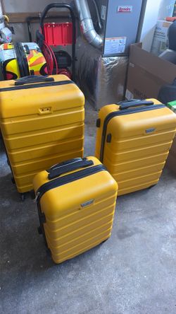 Luggage set