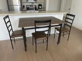5-Piece Modern Dining Set (Table + 4 Chairs)