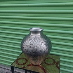 Decorative Vase 