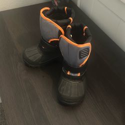 Toddler Size 8 Winter Boots 
