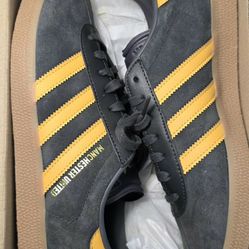 Adidas Gazelle Manchester United Shoes JR1410 Black Yellow Gum Men’s Size 10 NIB