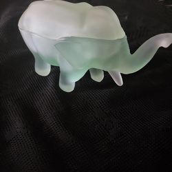 Adorable Jade Glass Elephant Trinket Box