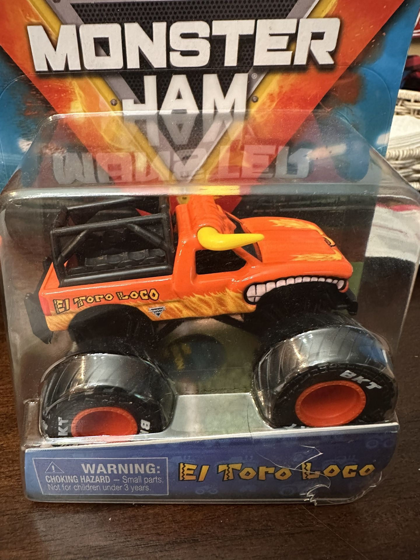 Monster Jam. Chase. Toro Loco. Ride Truck.