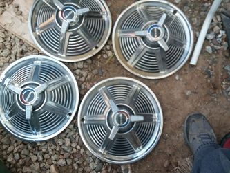 1965 Mustang spinner hubcaps originals for Sale in Laveen Village