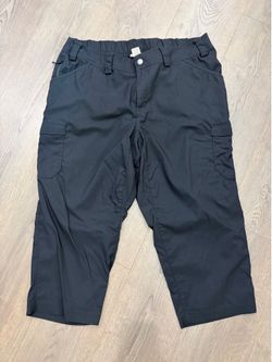 Duluth Trading Co. Women’s Cargo Capri Pants, size 18W, Balck